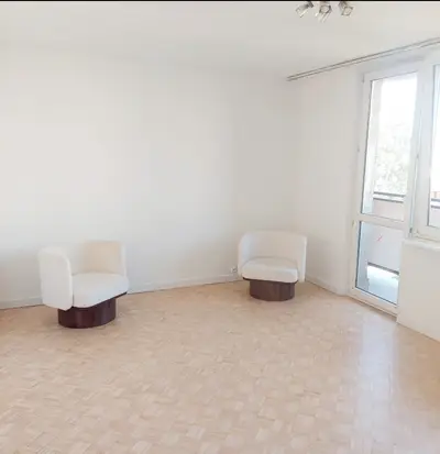 3 pokojowe mieszkanie z balkonem 